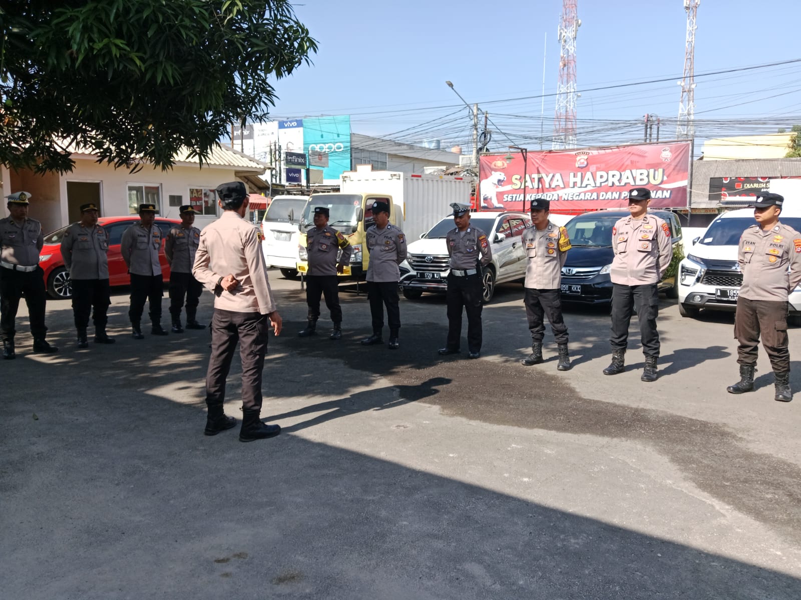 Wakapolsek Pasar Kemis Pimpin Apel Pagi Sebagai Bentuk Tanggung Jawab Setiap Anggota Polri