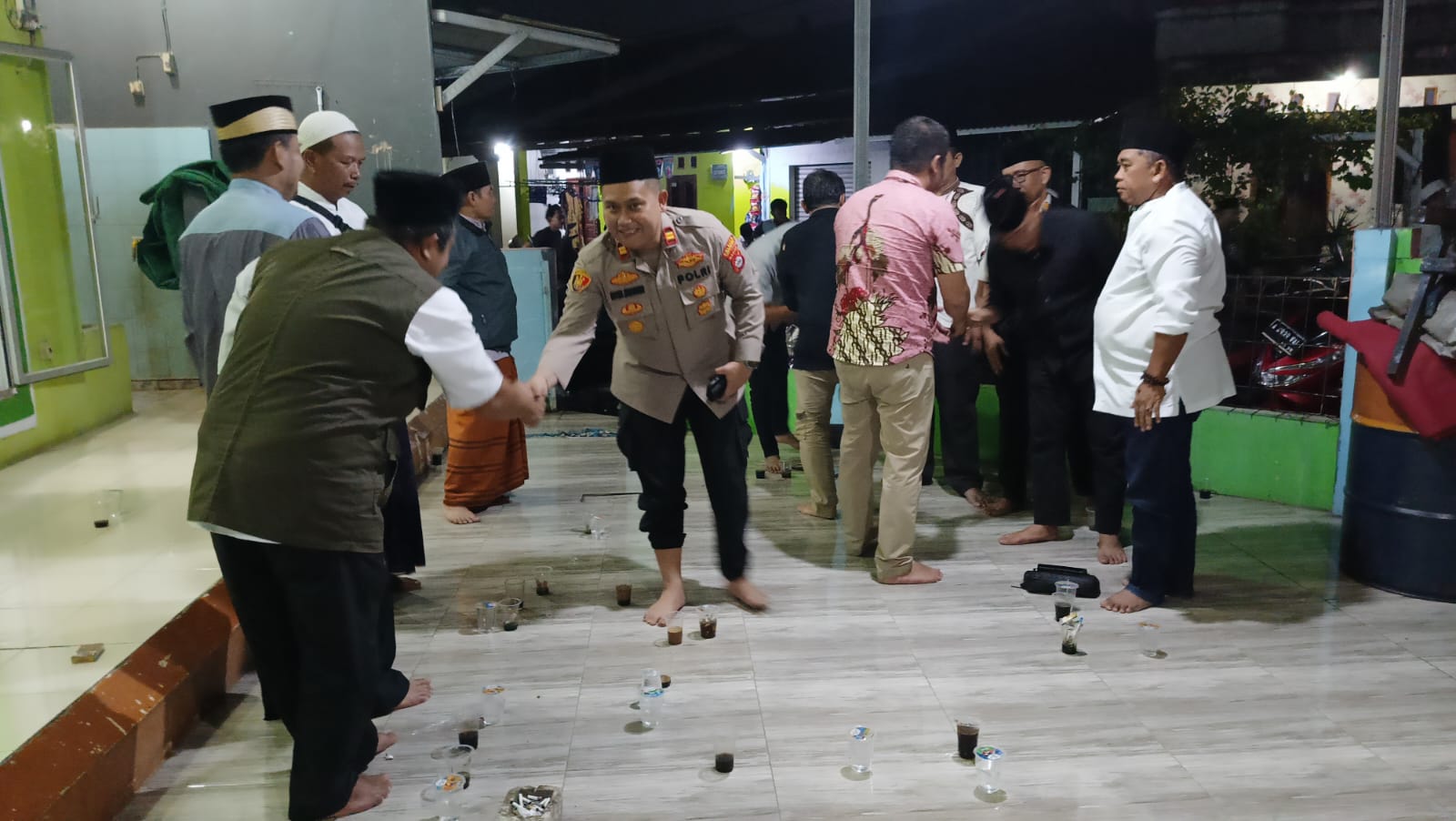 Wujud Ungkapan Belasungkawa Kapolsek Panongan Melayat Ke Rumah Duka Tokoh Masyarakat