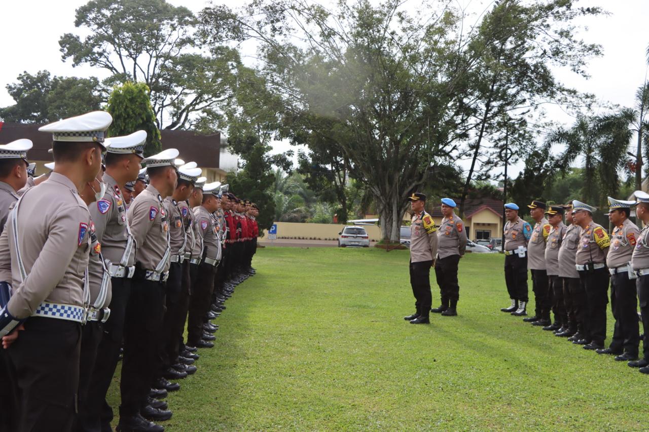 Wakapolres Ogan Ilir Tegaskan Integritas dan Disiplin dalam Apel Gabungan