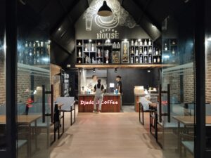 Resto – Djadoel Coffee, Bos Cahaya Gelar Grand Opening di Desa Karang Wangun