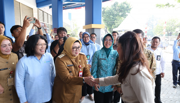 Wabup Tangerang Dampingi Menteri Komdigi Tinjau Cek Kesehatan Gratis Sekolah Hari Pertama di BPK Penabur Gading Serpong