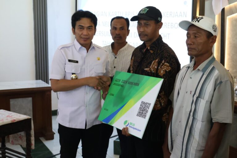 2.358 Nelayan Cirebon Tercover BPJS, Wabup Agus: Nelayan Bisa Melaut dengan Tenang
