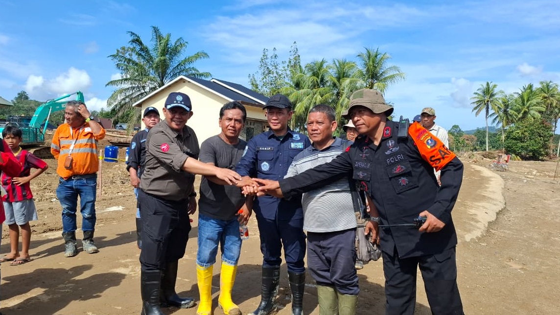 Menteri LH Verifikasi Lapangan Kecamatan Garoga-Tapanuli Utara, Pasca Bencana Banjir Dan Longsor