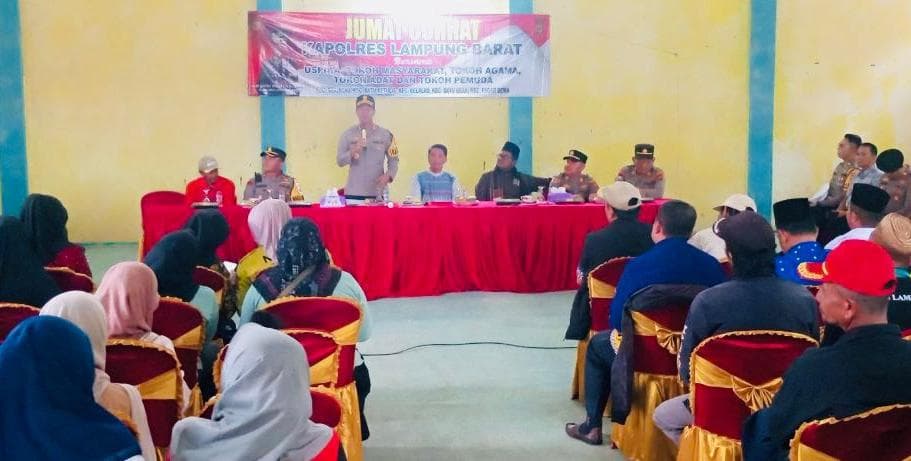 Kapolres Lampung Barat Gelar Jumat Curhat di Sekincau, Warga Antusias Sampaikan Aspirasi