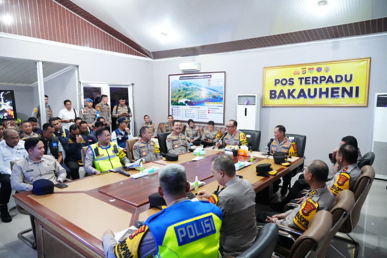 Pantau Langsung dari Udara, Wakapolri Pastikan Arus Mudik Merak–Bakauheni Tetap Lancar