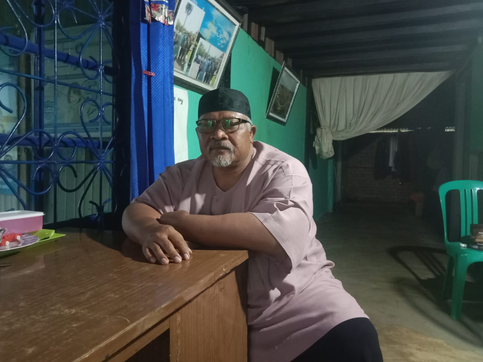 Warga Kelurahan 16 Ulu Palembang Keluhkan Genangan Air Setinggi 40 Cm Selama Hampir Satu Tahun