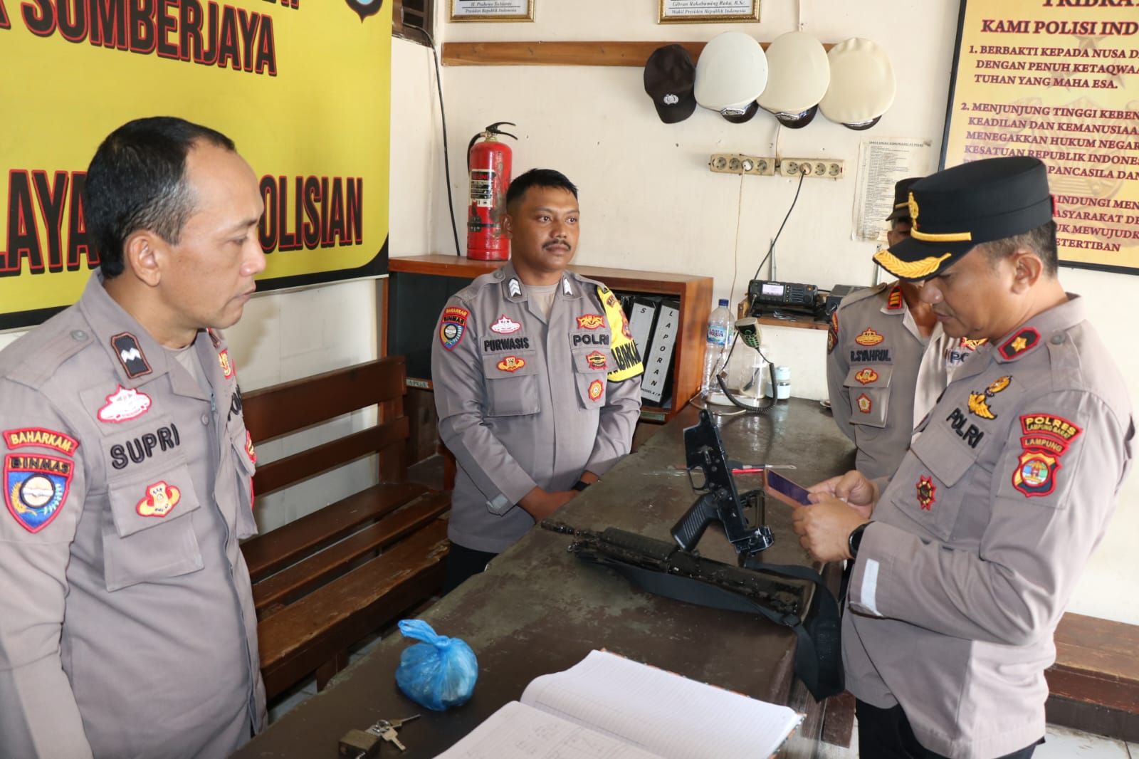 Waka Polres Lampung Barat Sidak Polsek Sumber Jaya, Pastikan Disiplin dan Kesiapan Personel