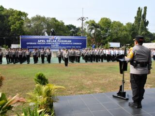 Kapolresta Cirebon Pantau Langsung Gatur Lalu Lintas, 979 Personel Siaga di 166 Titik