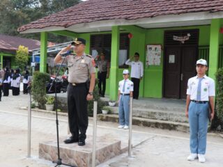 Wakapolres Lampung Barat Jadi Pembina Upacara di MAN 1, Imbau Siswa Jauhi Bullying dan Judi Online